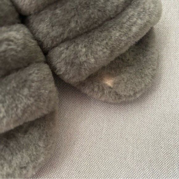 Ugg Fluff Yeah Slippers - Picture 8 of 11